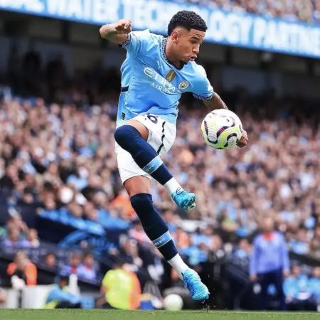 Tottenham revine la Savinho