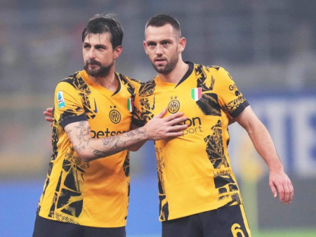 Inter încearcă să-l păstreze pe De Vrij: clubul i-a oferit un nou contract fundașului cheie