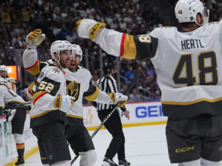 Vegas obține victoria într-un start dramatic al finalei Cupei Stanley