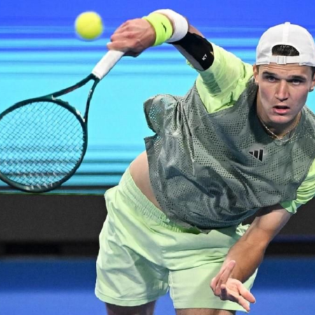 Menšík cucerește Parisul: Talentul ceh ajunge în semifinalele de la Roland Garros pentru prima dată în carieră